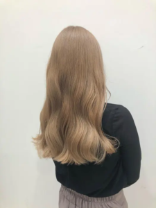 【髪色図鑑】ミルクティーベージュってどんな髪色？厳選ヘアカタログ28選を紹介 - minimo room
