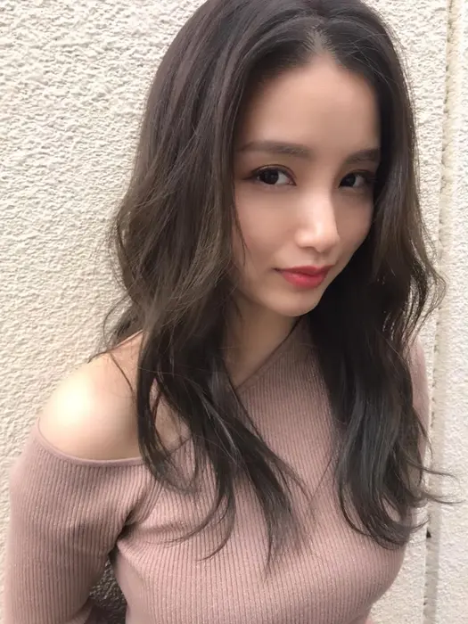 【髪色図鑑】オリーブカラーってどんな髪色？厳選ヘアカタログ29選を紹介 | minimo room